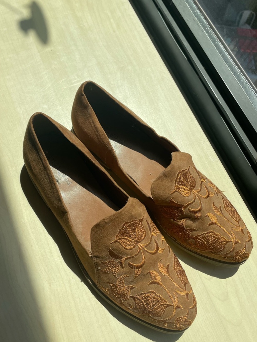 Embroidered Brown Suede Women’s Loafers - size 6.5